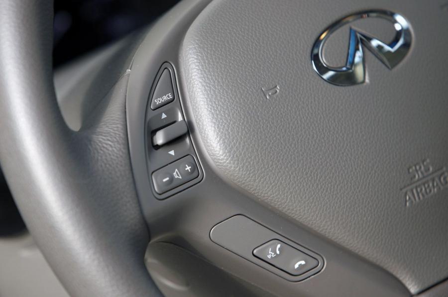  Infiniti G25 2012 года  (фото 16 из 30)